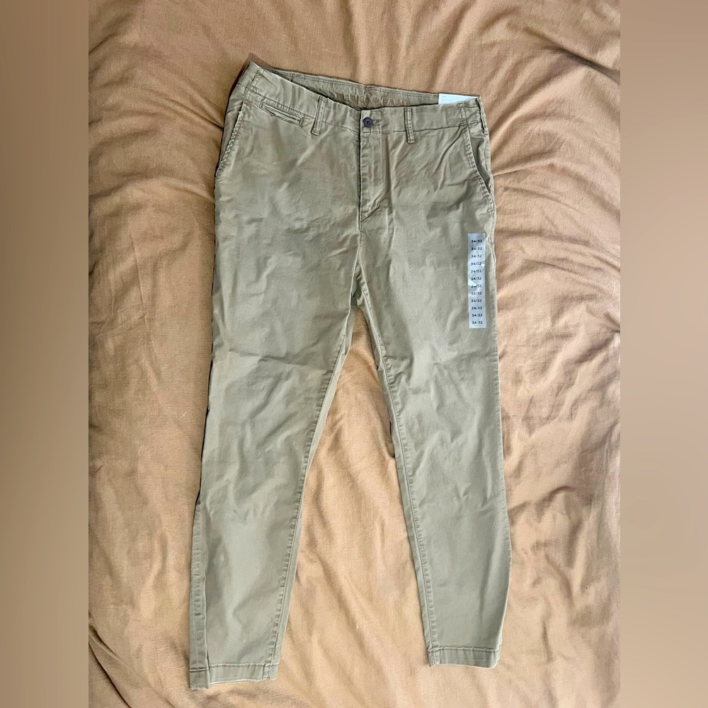 American Eagle Slim Lived-In Khakis NWT 34/32